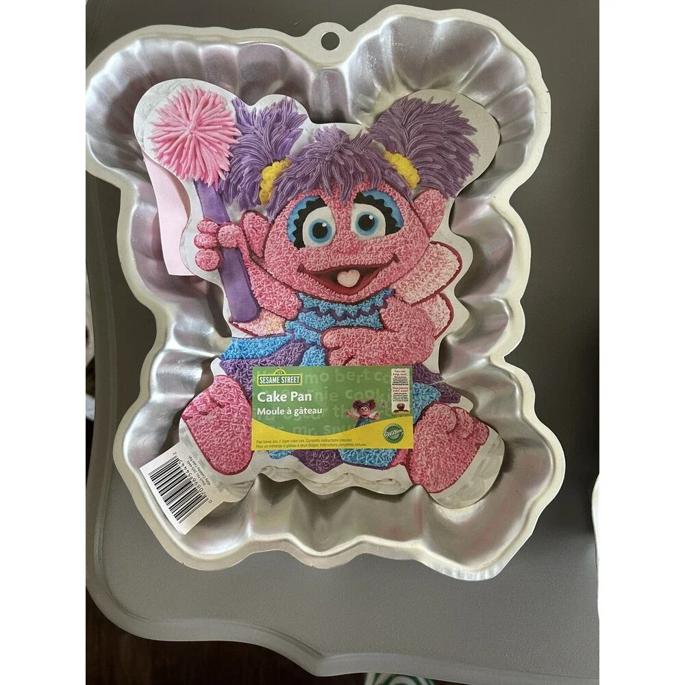 Lot Of 3 Brand New Wilton Pan Sesame St. Cadabby Cinderella Hannah Montana